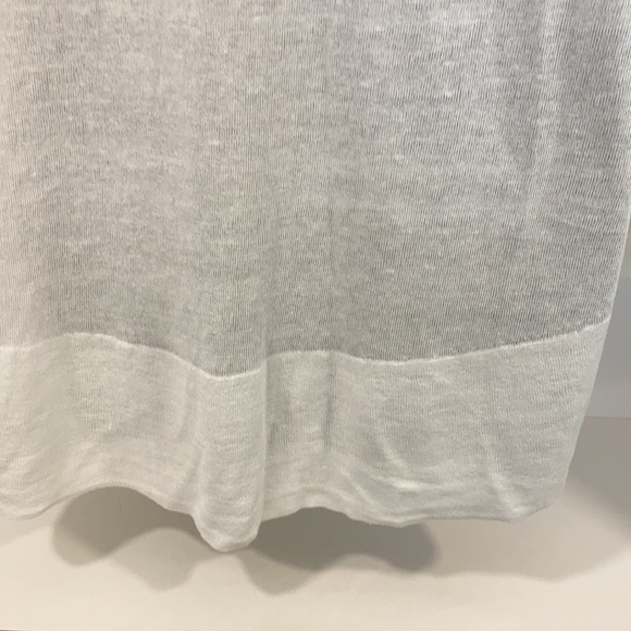 NIC & ZOE White VNeck Top in Small - Picture 7 of 9